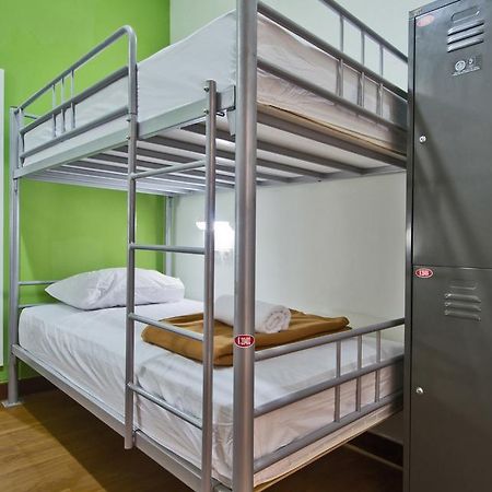 Cx Hostel Kuta Raya Exteriör bild