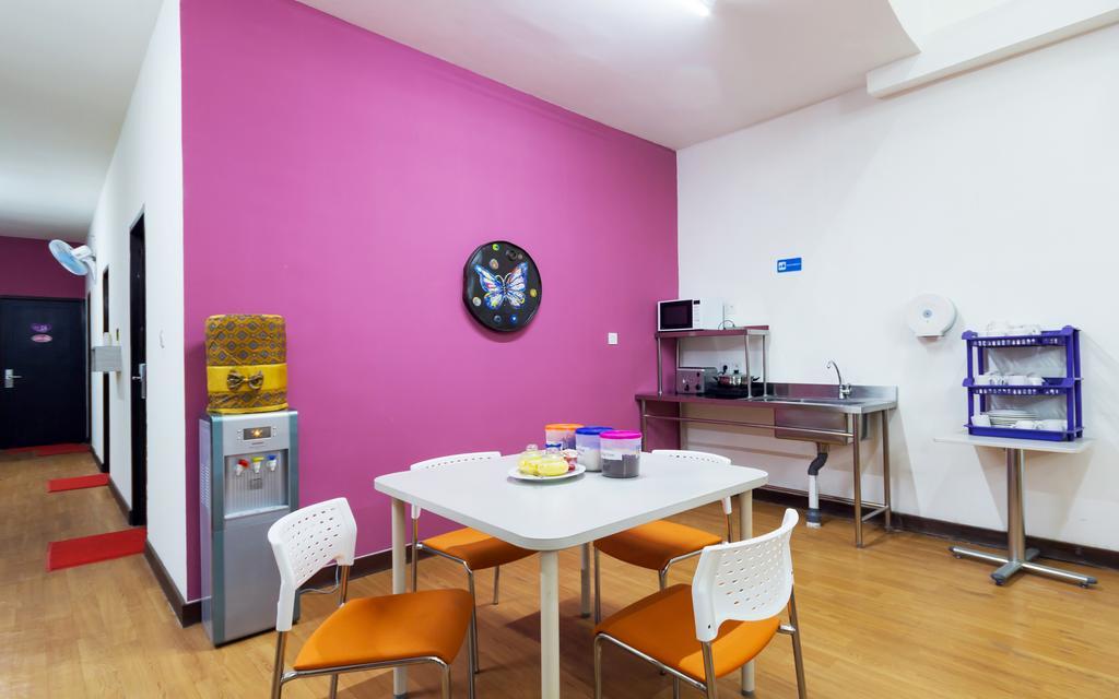 Cx Hostel Kuta Raya Exteriör bild