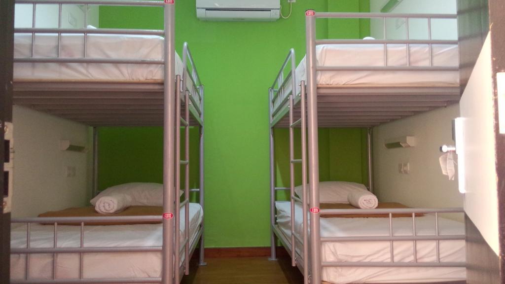 Cx Hostel Kuta Raya Rum bild