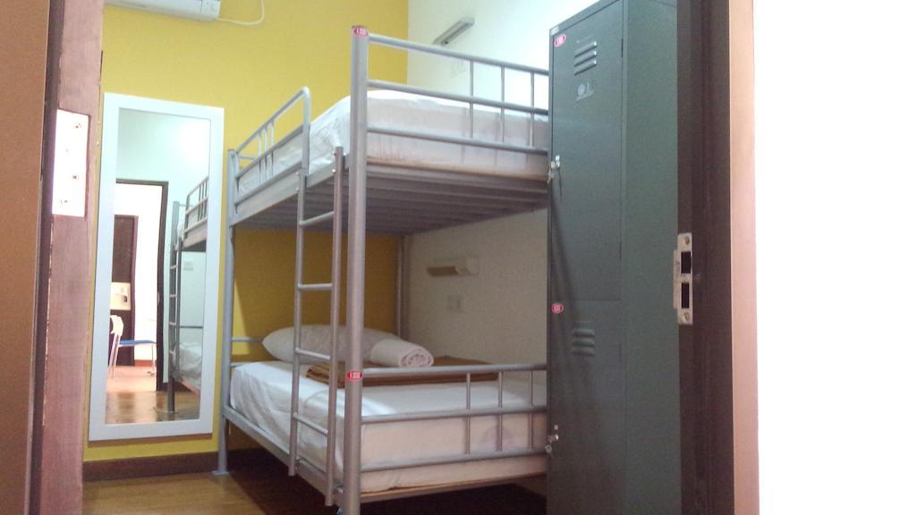 Cx Hostel Kuta Raya Rum bild