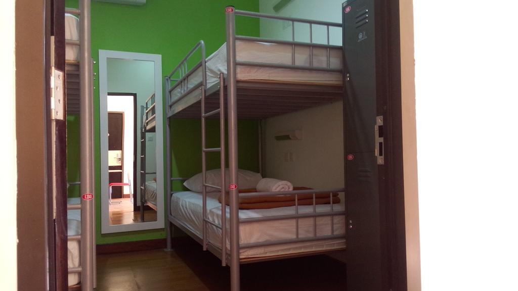 Cx Hostel Kuta Raya Exteriör bild