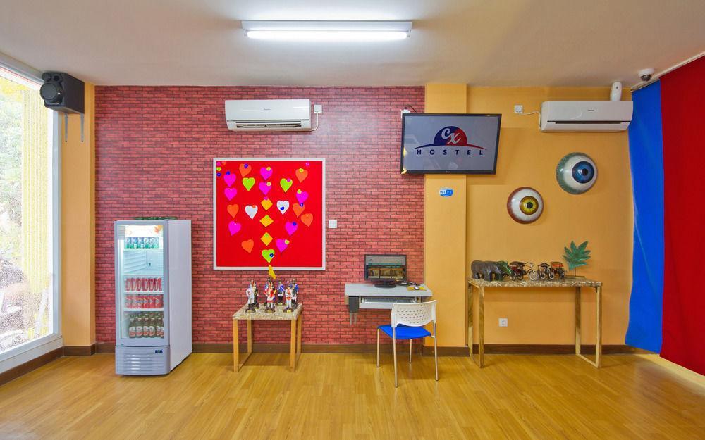 Cx Hostel Kuta Raya Exteriör bild