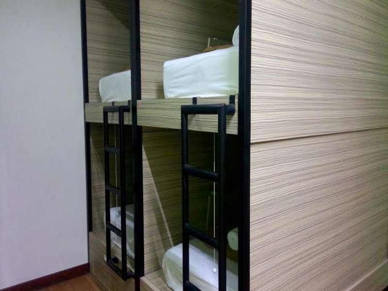 Cx Hostel Kuta Raya Exteriör bild