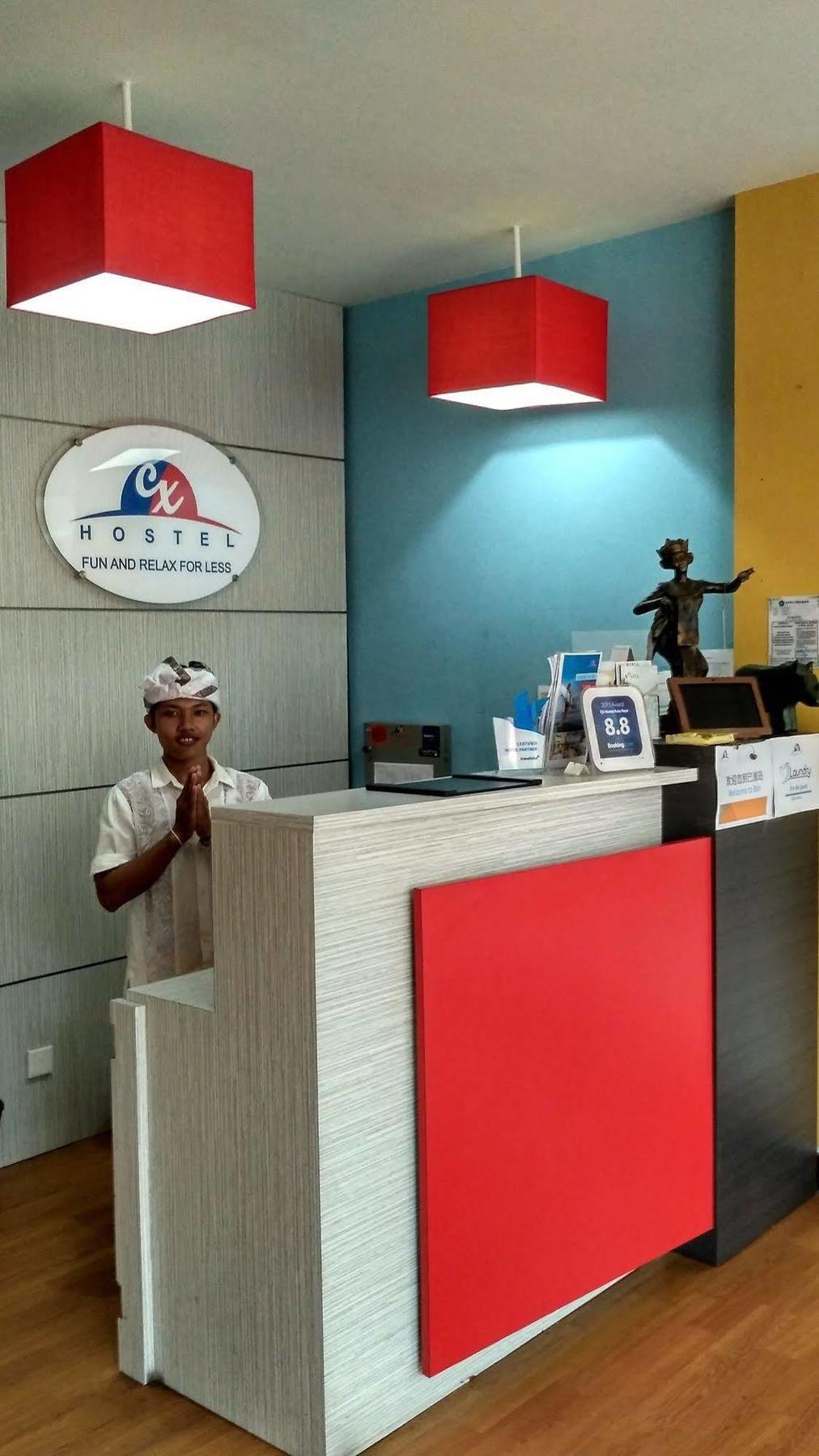 Cx Hostel Kuta Raya Exteriör bild