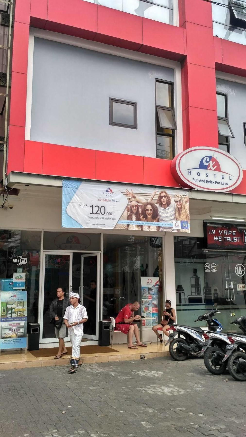 Cx Hostel Kuta Raya Exteriör bild