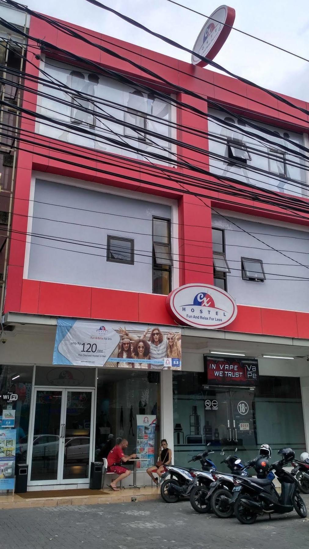 Cx Hostel Kuta Raya Exteriör bild